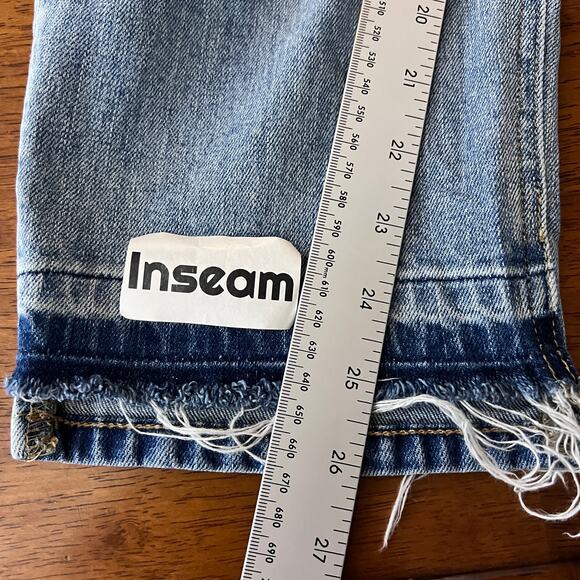 Old Navy Womens 12 Mid Rise Boyfriend Jeans Crop Capri Frayed Hem Light Wash - Picture 8 of 9